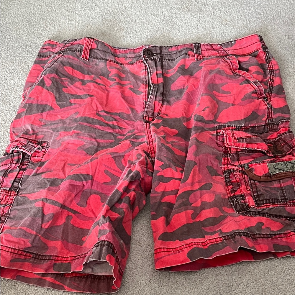 UNIONBAY Red and Gray Camo Cargo Shorts